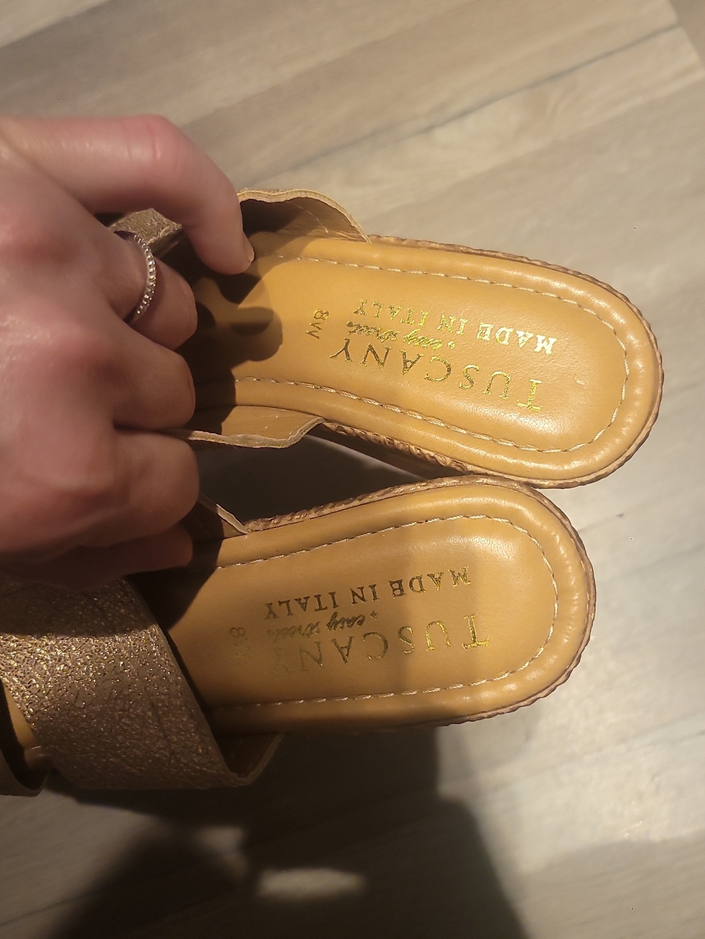 Tuscany by Easy Street Gold Wedge Slide Sandals Women Made In Italy Size 8 - Picture 3 of 5